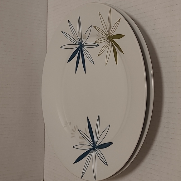 Pair of Pier 1 Kui Hua Plates - Picture 13 of 16